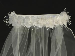30" Veil - Flower & Pearl accents